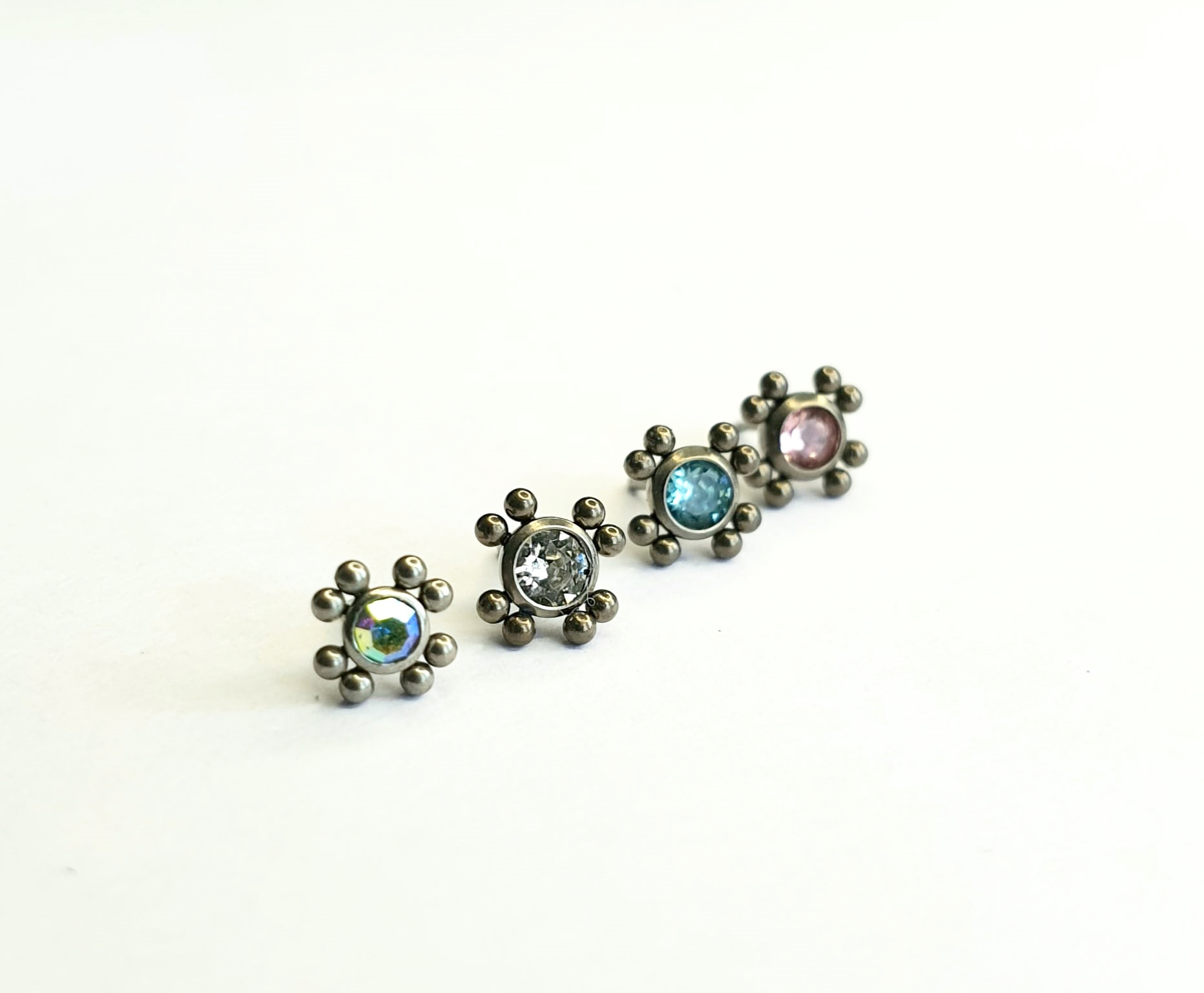 Threadless Flowers Titanium